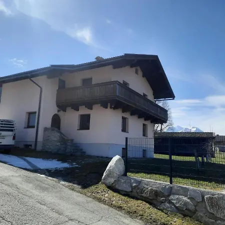 Semesterbostad Gruenwald *