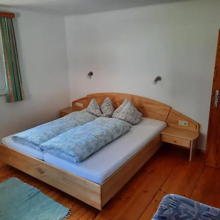 Gruenwald Semesterbostad *